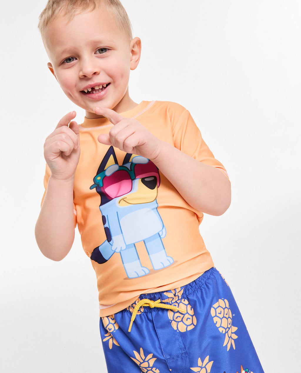 Dreamwave Toddler Boys Bluey Rash Guard and Swim Trunks 2-Piece Swimsuit, Size 3T
